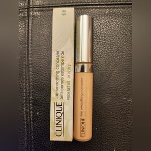 Clinique Line Smoothing Concealer In 02 Light
